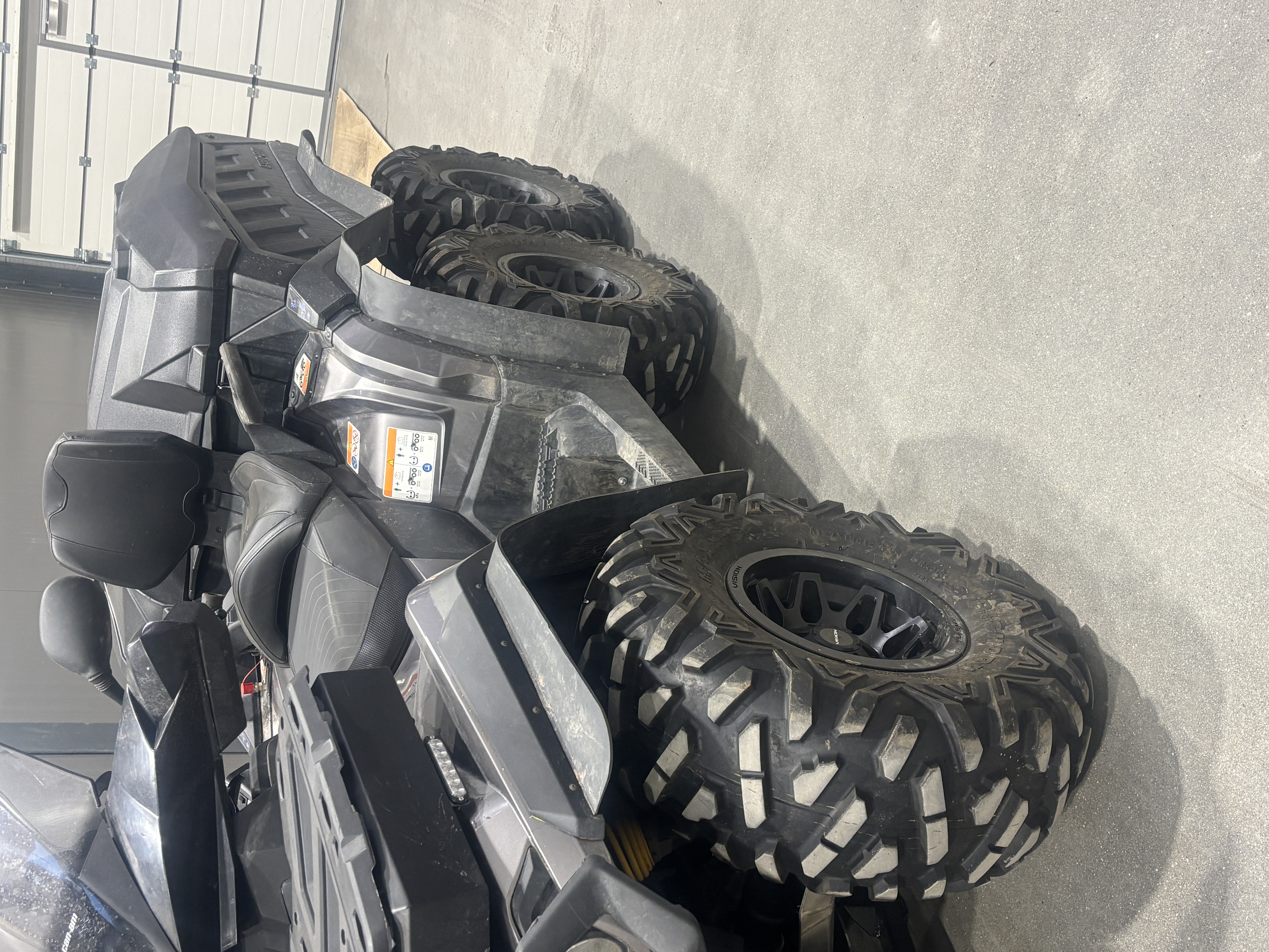 CAN - AM OUTLANDER 6X6 1000