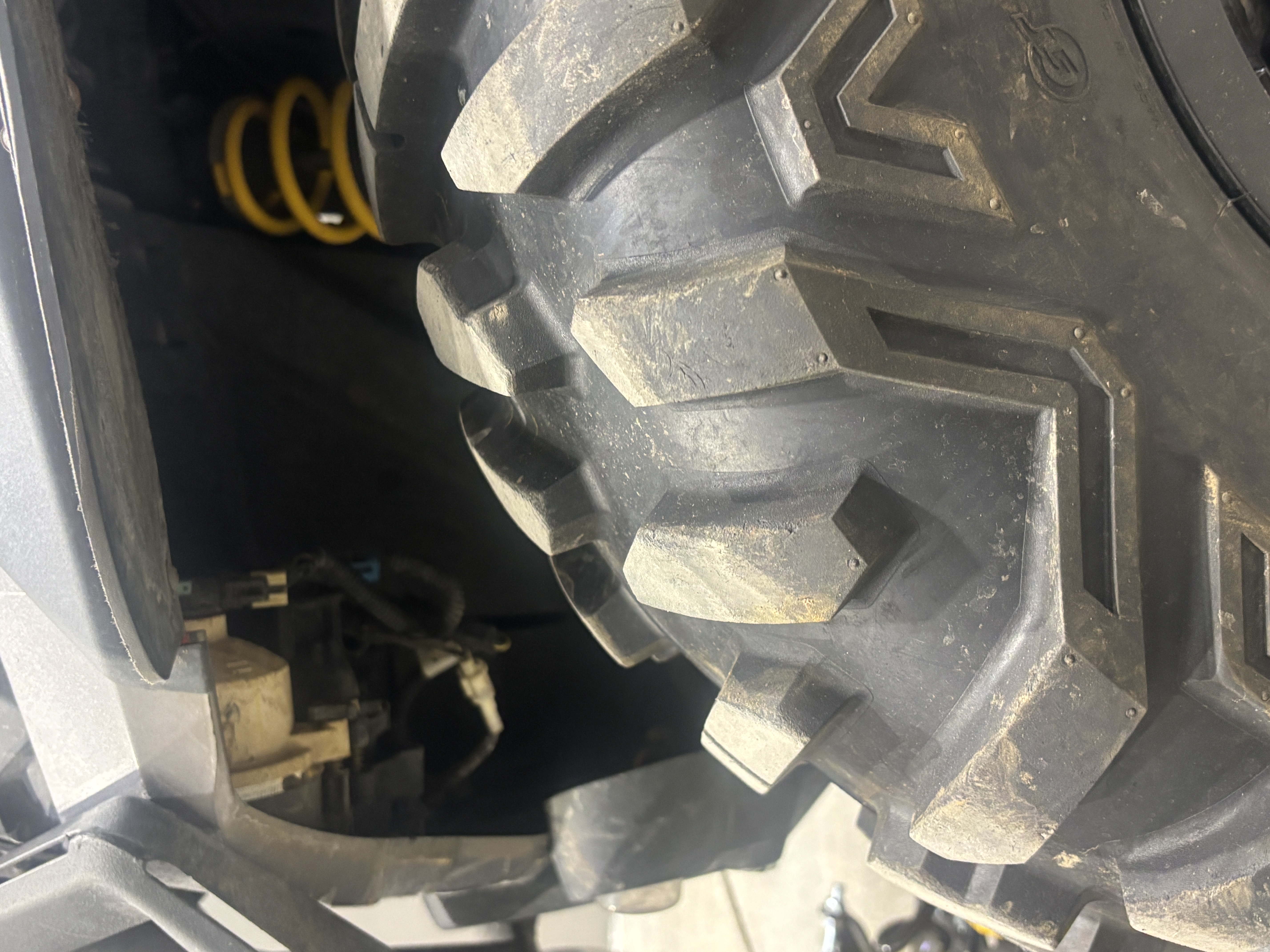 CAN - AM OUTLANDER 6X6 1000